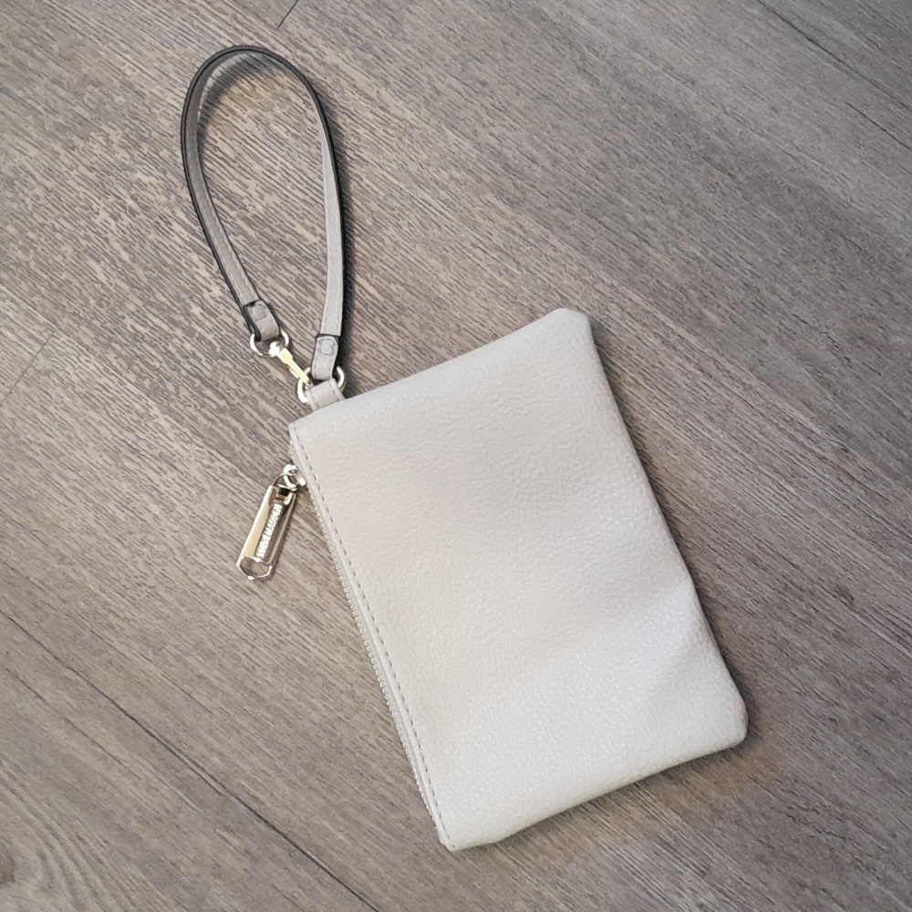 STEVE MADDEN Wristlet